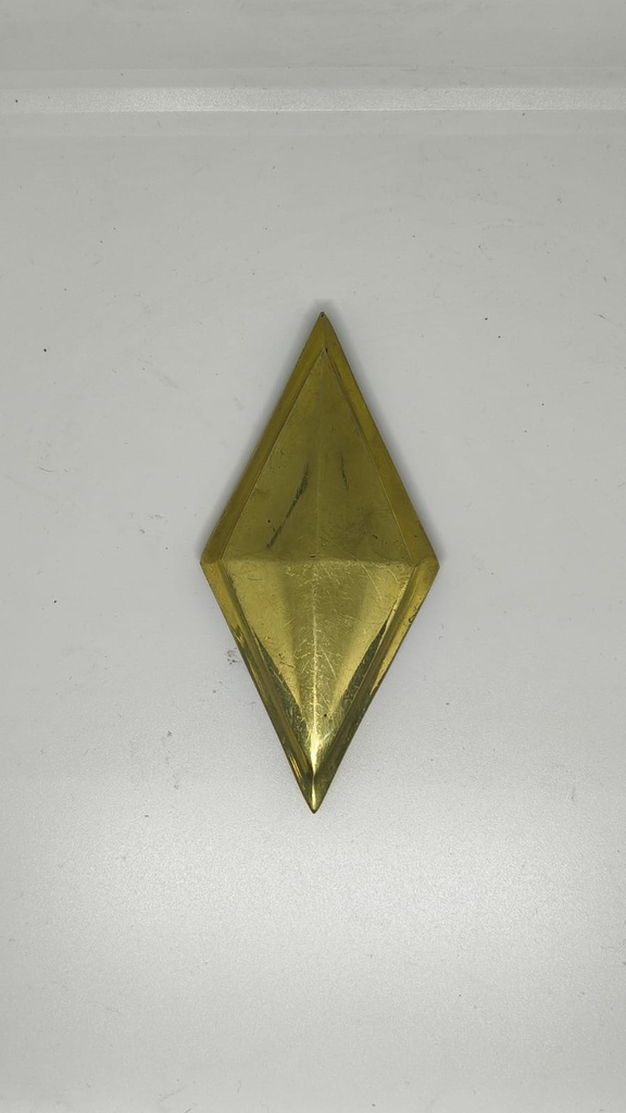 Chapetón latonado picudo 1 1/2" liso