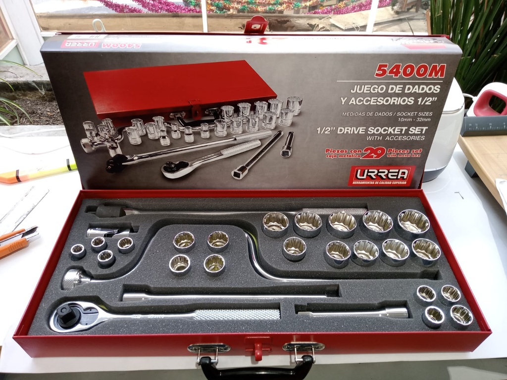 Paquete de 29 dados y accesorios metricos