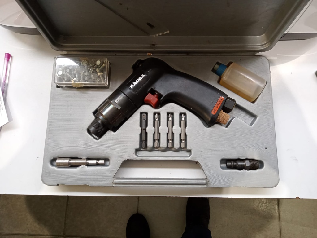 Pistola aire con accesorios modelo 3000